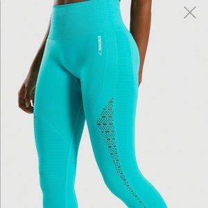 Full length gym shark leggings with small hole